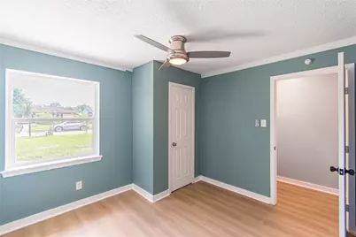 12906 Southspring Drive, Houston, TX 77047 - Photo 19