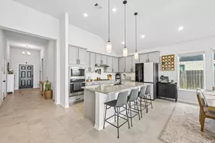409 Chardonnay Dr, Alvin, TX 77511 - Photo 11