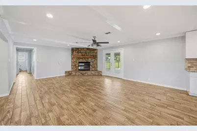 302 County Road 893, Angleton, TX 77515 - Photo 11