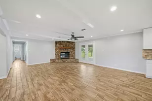 302 Country Road 893, Angleton, TX 77515 - Photo 11