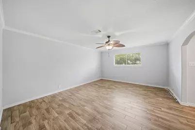 302 Country Road 893, Angleton, TX 77515 - Photo 19