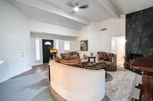 3026 S Peach Hollow Cir, Pearland, TX 77584 - Photo 3