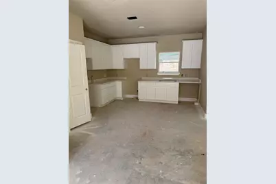 304 N N Ormsby Street, Alvin, TX 77511 - Photo 5
