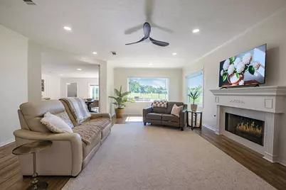 152 Waters Edge At 18th, Huntsville, TX 77340 - Photo 5