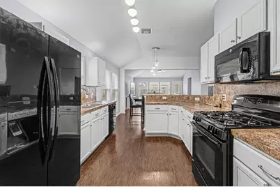 16758 N Blue Jay Drive, Conroe, TX 77385 - Photo 13