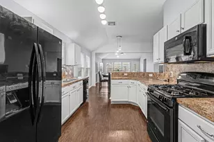 16758 N Blue Jay Dr, Conroe, TX 77385 - Photo 13