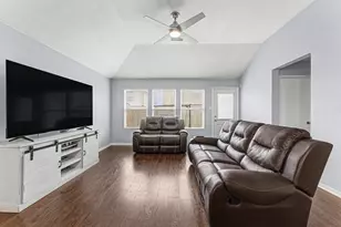 16758 N Blue Jay Dr, Conroe, TX 77385 - Photo 7