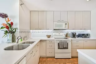 7700 Seawall Blvd, Galveston, TX 77551 - Photo 23