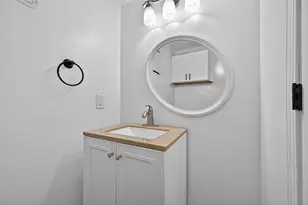 202 Laura Ln, Conroe, TX 77385 - Photo 9