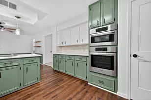 202 Laura Ln, Conroe, TX 77385 - Photo 15