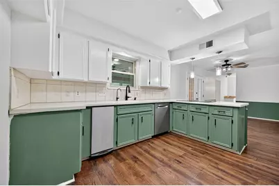 202 Laura Lane, Conroe, TX 77385 - Photo 13