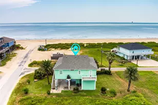 1799 Redfish Ln, Crystal Beach, TX 77650 - Photo 1