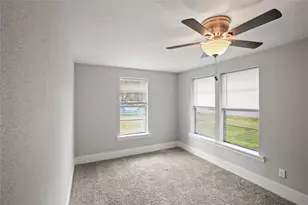 102 22nd St N, Texas City, TX 77590 - Photo 9