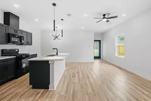 1615 Dolly Wright St, Houston, TX 77088 - Photo 3