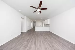 16912 Hazelnut Dr, Conroe, TX 77302 - Photo 9