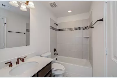 6621 N Main Street, Houston, TX 77009 - Photo 25