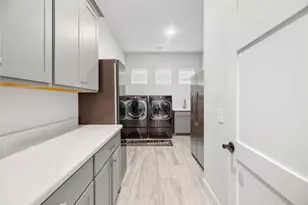10643 Crystal Spring Dr, Missouri City, TX 77459 - Photo 25
