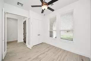 9519 Chateau Hill Dr, Manvel, TX 77578 - Photo 15