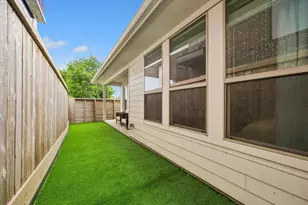 940 W 21st St, Houston, TX 77008 - Photo 19