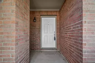 4719 Silver Spruce Ln, Friendswood, TX 77546 - Photo 5