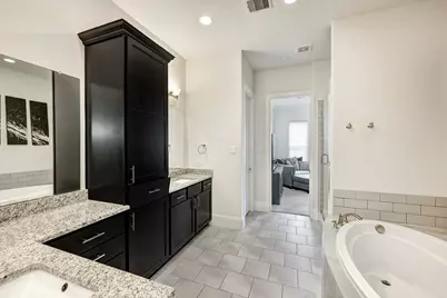 2616 Madeline Grove Drive, Houston, TX 77008 - Photo 7