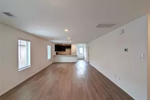 8810 Wooster Trails Dr, Baytown, TX 77521 - Photo 3