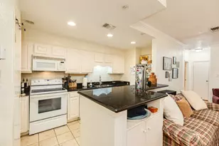 921 Marine Dr, Galveston, TX 77550 - Photo 9