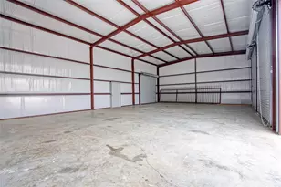 13051 Pleasant Valley Dr, Rosharon, TX 77583 - Photo 5