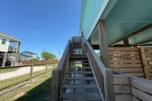 2106 S Young St, Rockport, TX 78382 - Photo 17