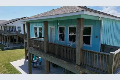 2106 S Young Street, Rockport, TX 78382 - Photo 5