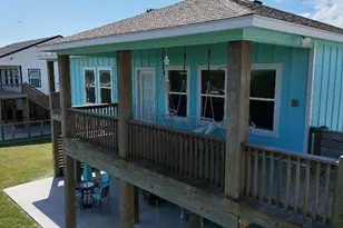 2106 S Young St, Rockport, TX 78382 - Photo 5