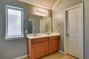 2915 Kainer Meadows Ln, Houston, TX 77047 - Photo 9