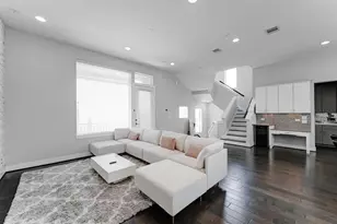 8409 Hempstead Rd, Houston, TX 77008 - Photo 13