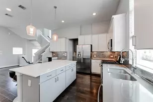 8409 Hempstead Rd, Houston, TX 77008 - Photo 17