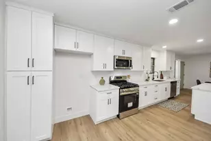 3013 Woodland Dr, Dickinson, TX 77539 - Photo 11