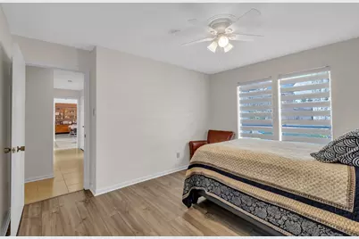 7715 Coachwood Drive, Houston, TX 77071 - Photo 19