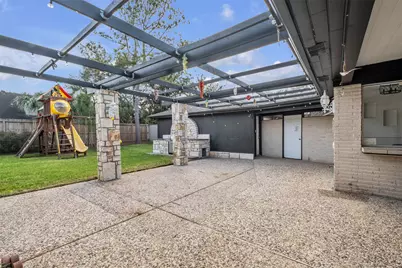 7715 Coachwood Drive, Houston, TX 77071 - Photo 31