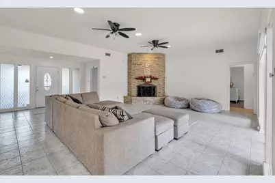 7715 Coachwood Drive, Houston, TX 77071 - Photo 7