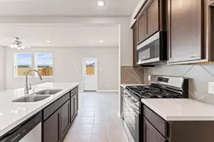 1375 Mixander Wy, La Porte, TX 77571 - Photo 13