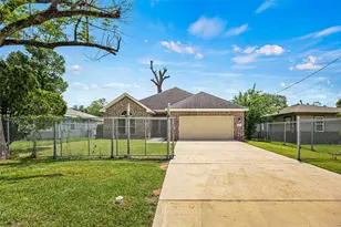 8906 Richland Dr, Houston, TX 77078 - Photo 3