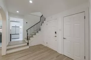 2201 Maroneal St, Houston, TX 77030 - Photo 7