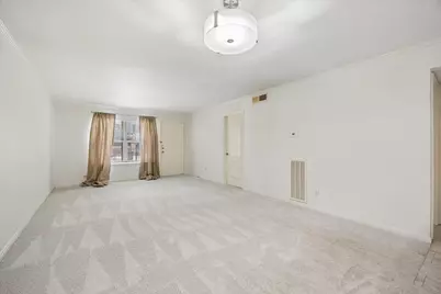 3131 Southwest Freeway #46, Houston, TX 77098 - Photo 5