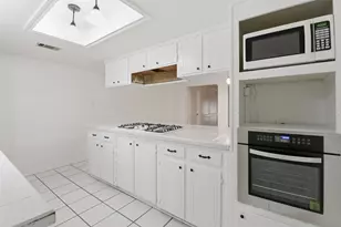 2115 Oak Shores Dr, Kingwood, TX 77339 - Photo 15