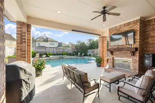 8206 Caroline Ridge Dr, Humble, TX 77396 - Photo 5