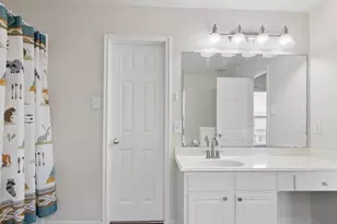 2702 Skyview Knoll Ct, Houston, TX 77047 - Photo 17