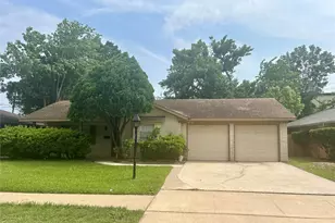 10655 Northbrook Dr, Houston, TX 77043 - Photo 3