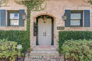 1001 Bomar St, Houston, TX 77006 - Photo 3