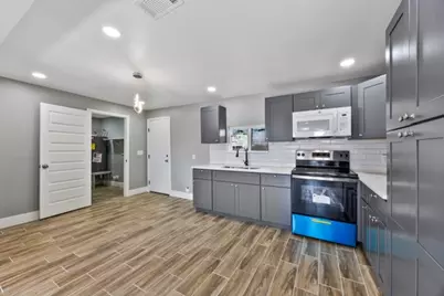 3031 Sunnydale Drive, Houston, TX 77051 - Photo 9