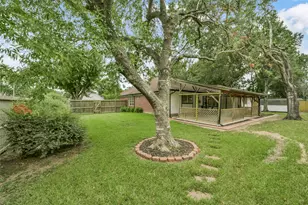 15707 Fincher Dr, Friendswood, TX 77546 - Photo 33