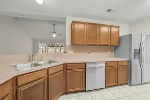 15707 Fincher Dr, Friendswood, TX 77546 - Photo 11